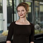 Portrait von Rosamond Thomas