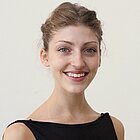 Portrait von Tess Voelker