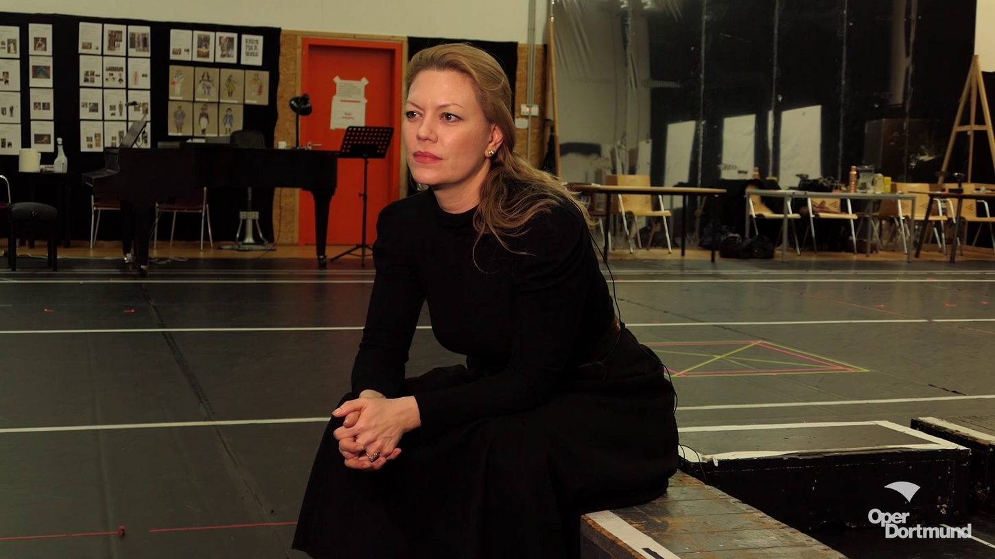 Fernand Cortez: Regisseurin Eva-Maria Höckmayr