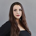 Portrait von Iris Fiona Nikolaou